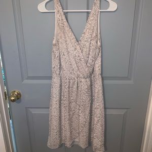 H&M Dresses - H&M V-Neck Dress H&M Dresses - H&M V-Neck Dress